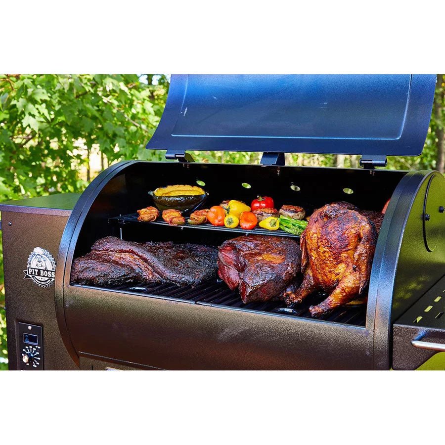 Pit Boss 700FB Pellet Grill – Experience Smoked Perfection