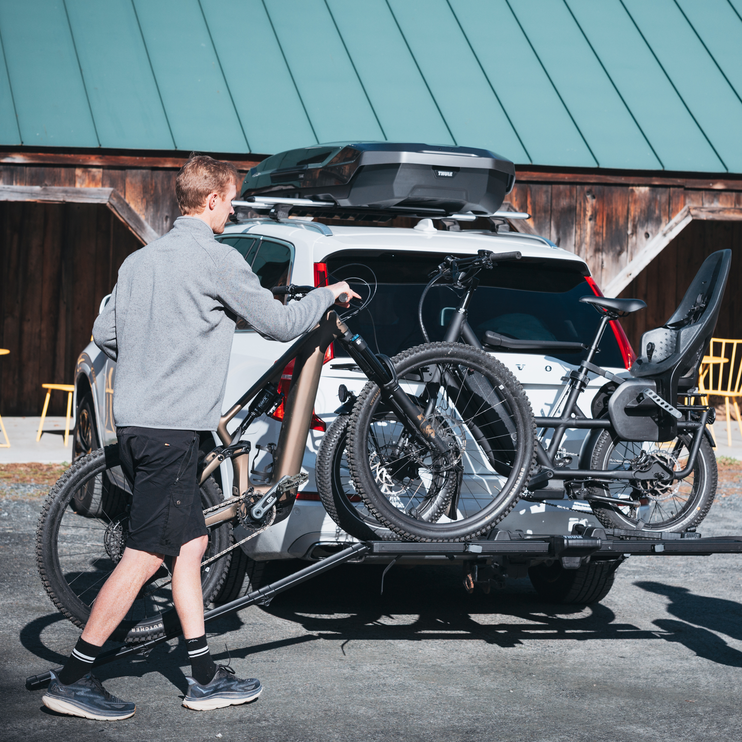 Vero - 9012600 Hitch-Mount Platform Bike Racks