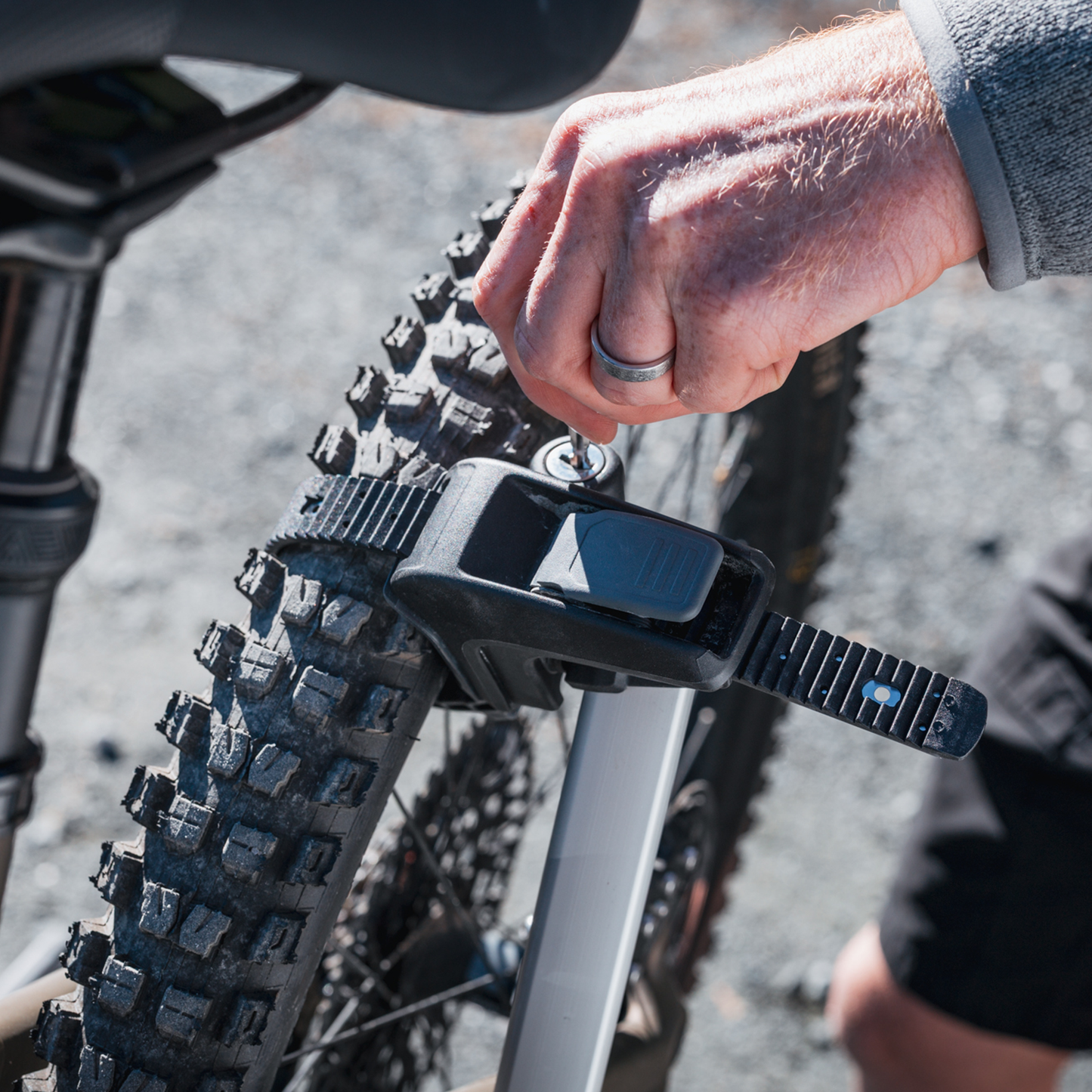 Vero - 9012600 Hitch-Mount Platform Bike Racks