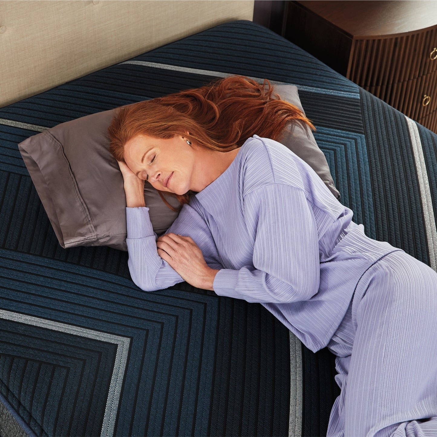 Beautyrest World Class™ Level 4 Hybrid Firm Mattress