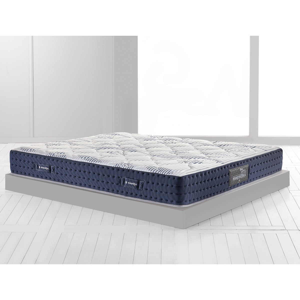 Magniflex Magnicool 10 Firm Luxury Italian Mattress with Temperature-Regulating Fabric