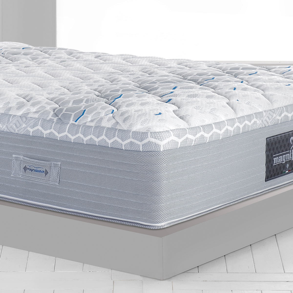 Magniflex MagniStretch Plus 13-Inch Luxury Mattress – Revolutionary Spinal Decompression Technology with Breathable Temperature-Regulating Cover and Medium-Support Italian Memory Foam - Floor Model
