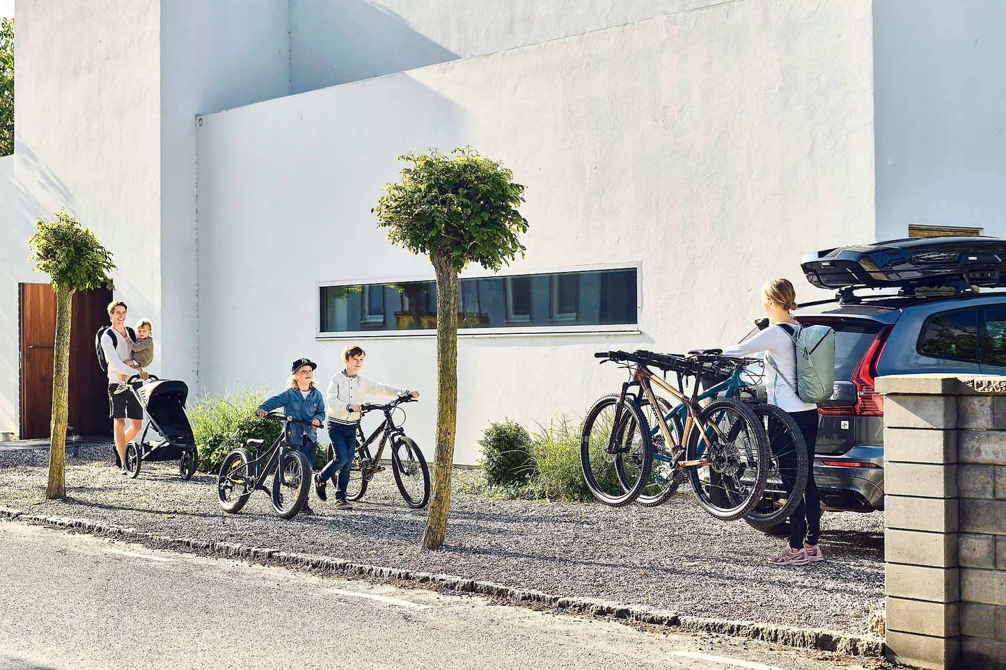 Apex XT Hitch-Mount Platform Bike Racks