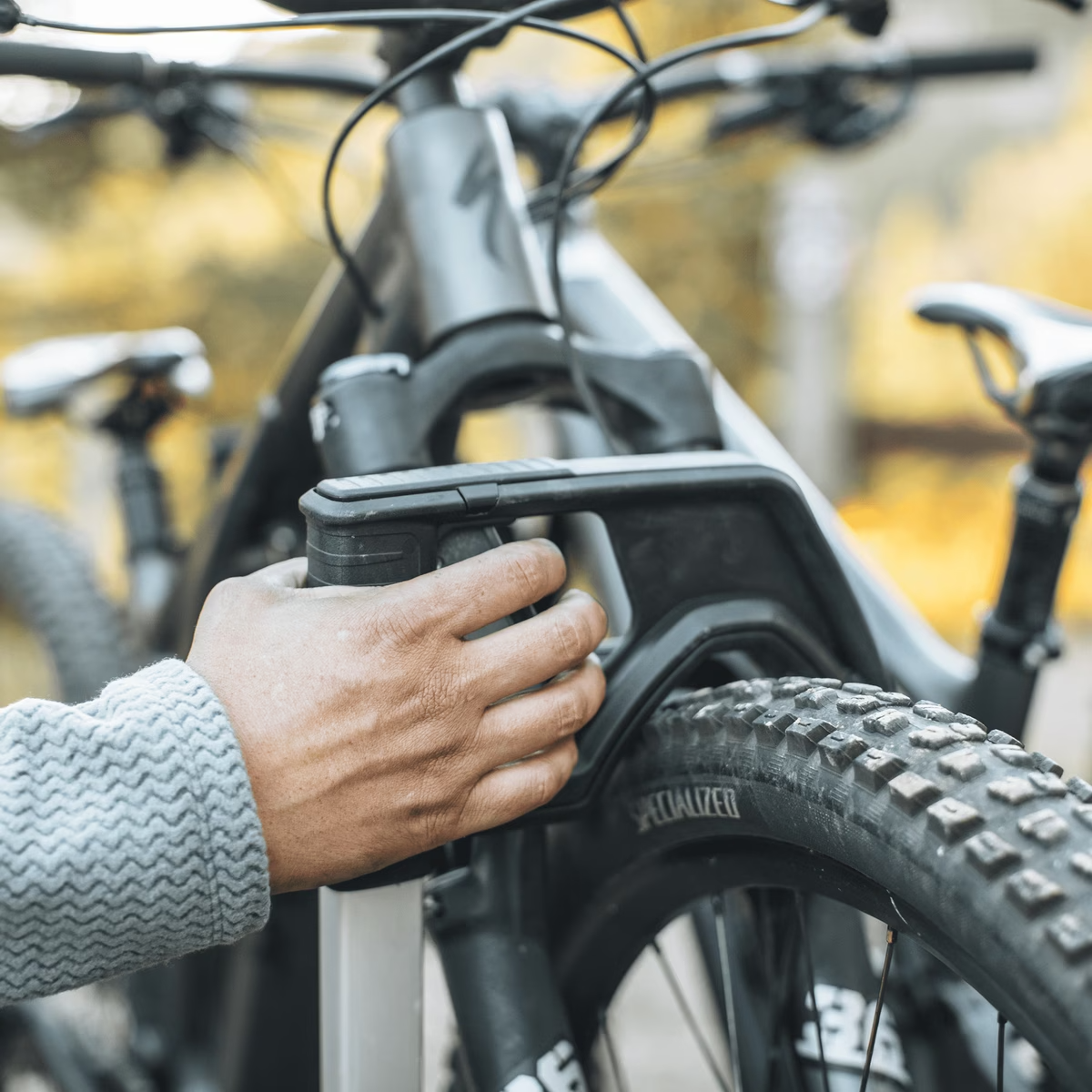Verse Hitch-Mount Platform Bike Racks